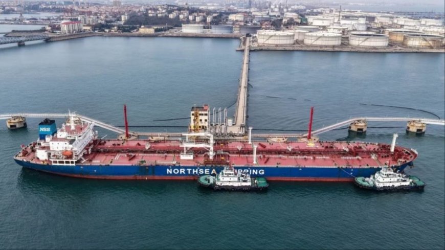 Iranian Oil Coming To India: समंदर में रहस्यमयी मोड़! भारत आ रहा ईरानी तेल टैंकर अचानक चीन की ओर, क्या बदल गई डील?